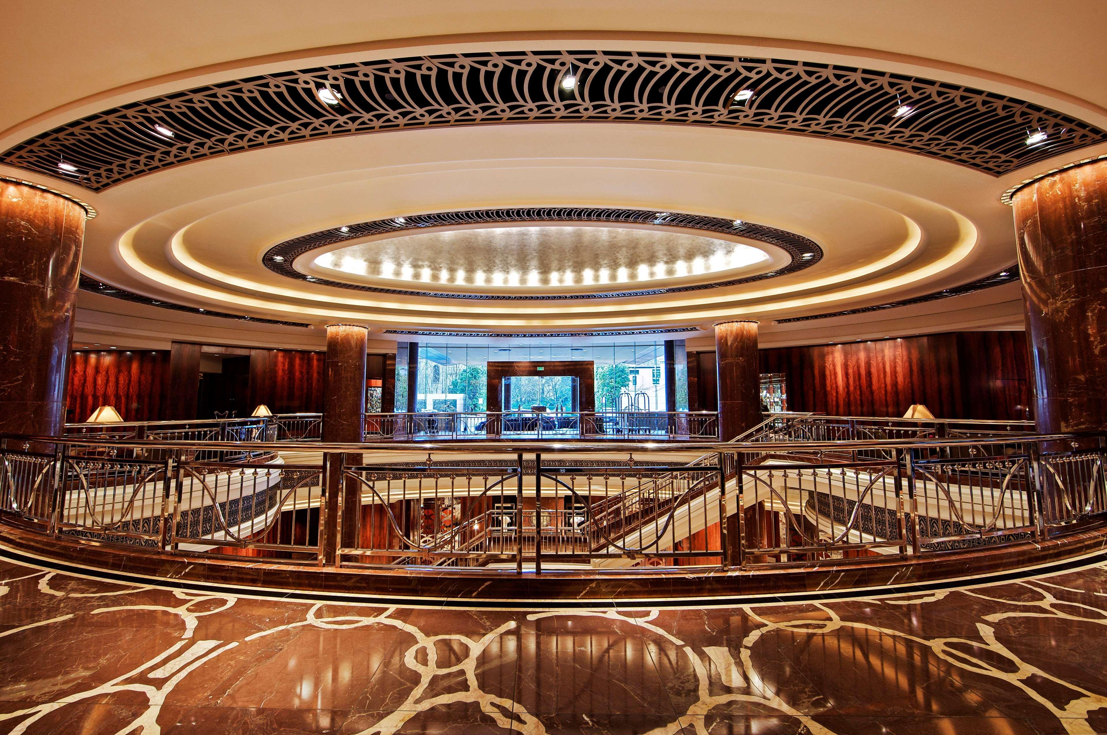 Park Hyatt Melbourne Hotell Eksteriør bilde The lobby of the Ritz-Carlton, Dubai