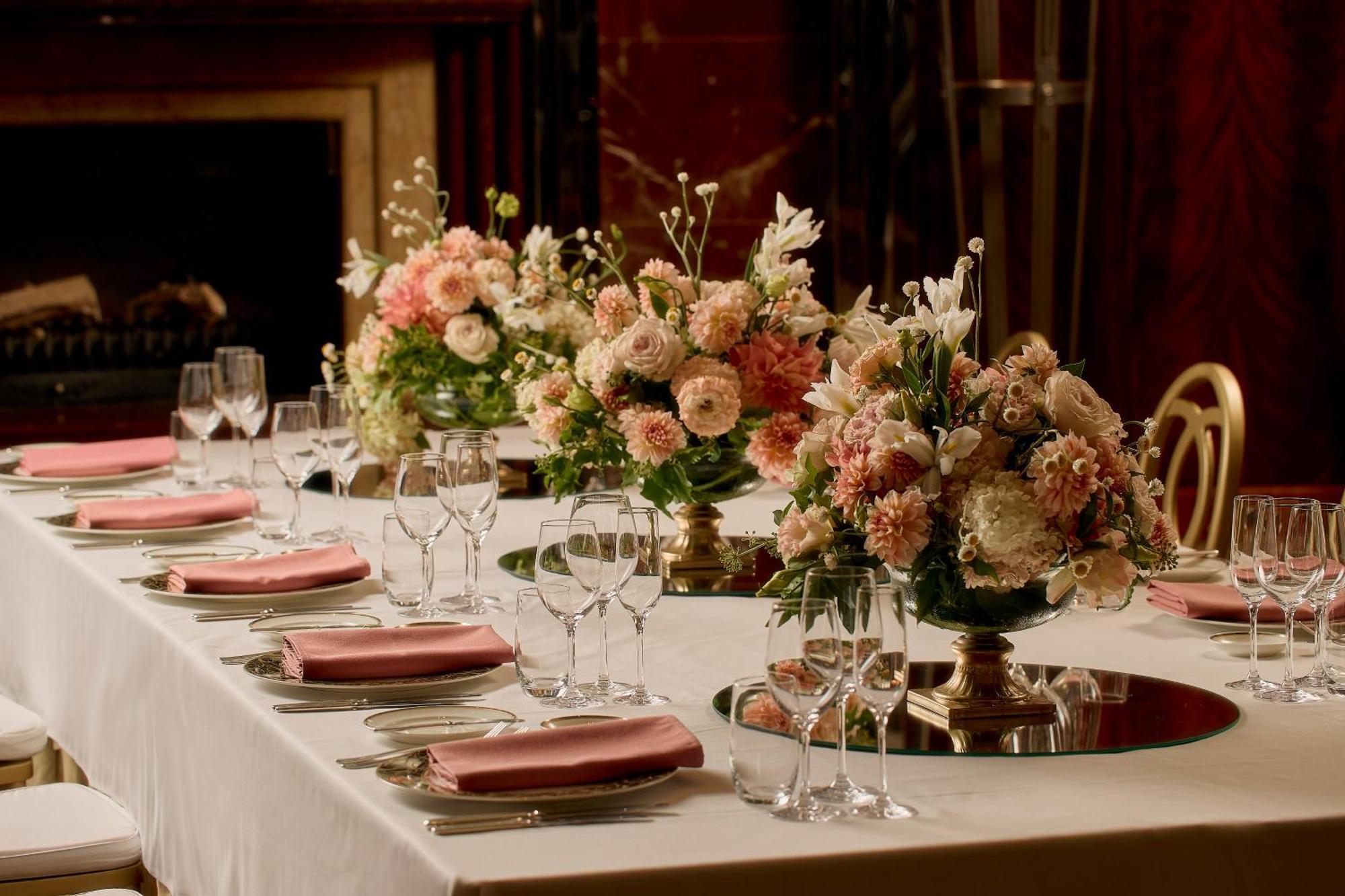 Park Hyatt Melbourne Hotell Eksteriør bilde A table set for a formal dinner