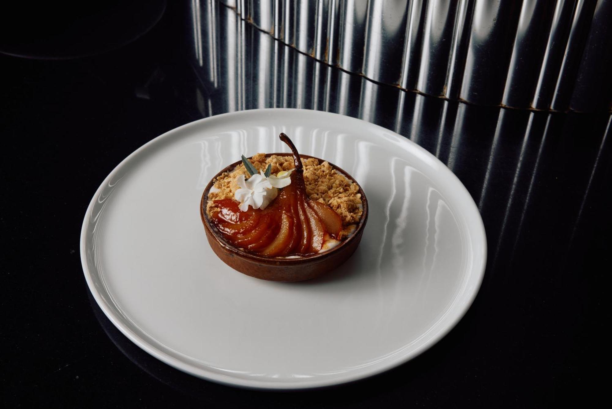 Park Hyatt Melbourne Hotell Eksteriør bilde Pear and almond crumble