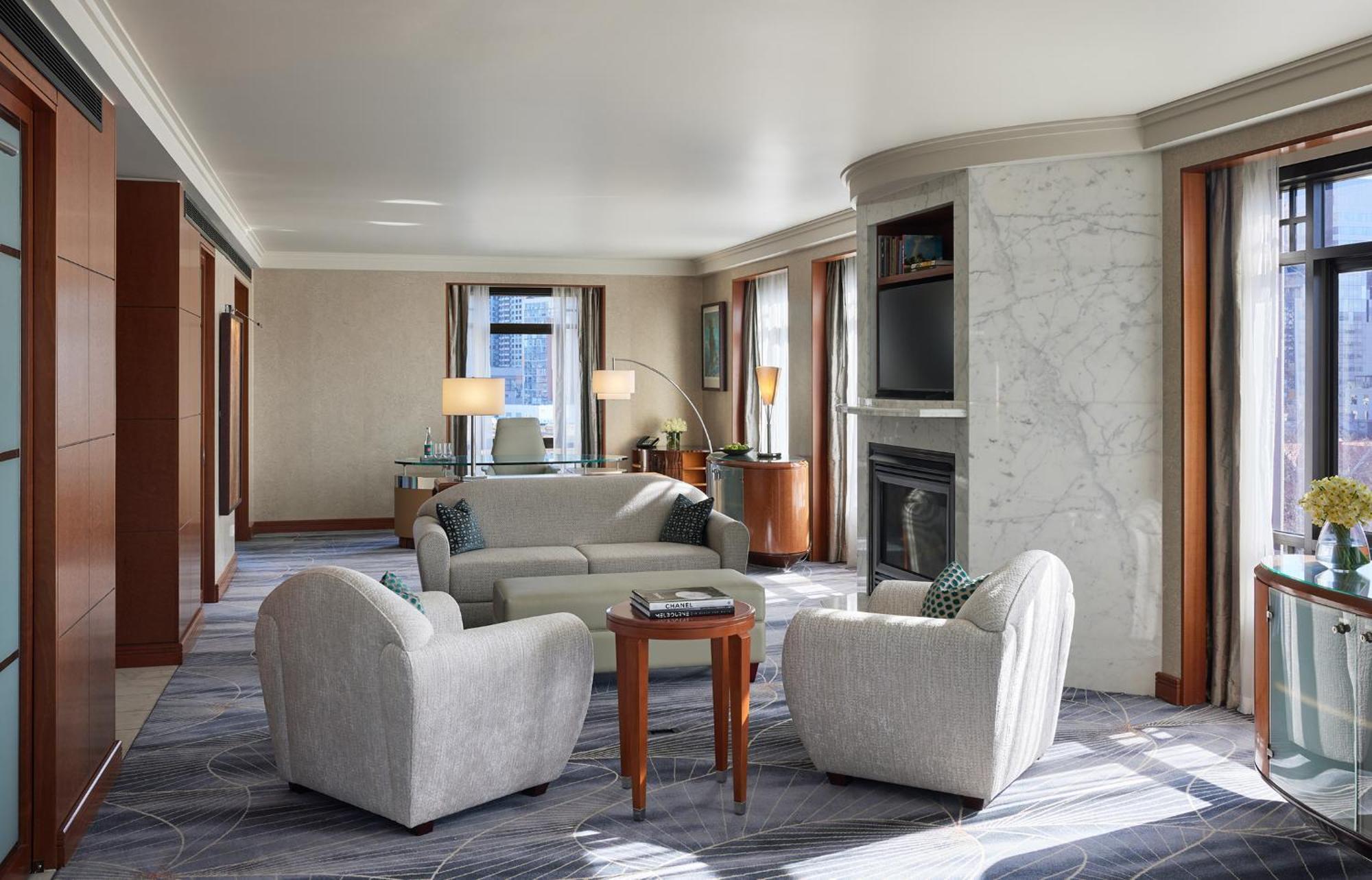 Park Hyatt Melbourne Hotell Eksteriør bilde A living room in a suite at the Four Seasons Hotel, Washington, D.C.