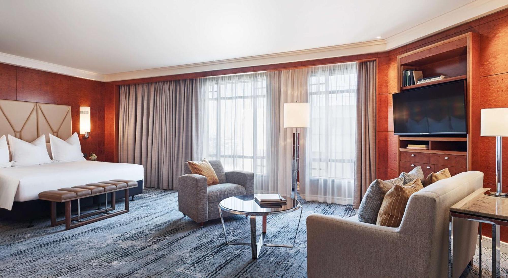 Park Hyatt Melbourne Hotell Eksteriør bilde A suite at the Conrad London St. George's Wharf